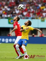 v.l. Marko Arnautovic (AUT), Neymar (BRA)